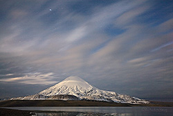 Parinacota (6342m) bei Vollmond