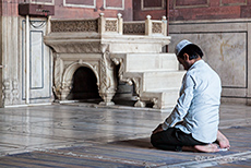 Gläubiger beim Beten in der Jama Masjid