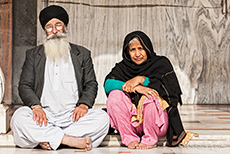 Sikh Ehepaar im Gurudwara Bangla Sahib Tempel