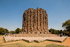 Alai Minar, die unvollendete Siegessäule