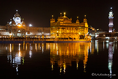 Der Goldene Tempel bei Nacht, Amritsar
