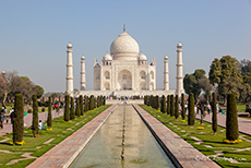 Blick vom Eingang aufs Taj Mahal