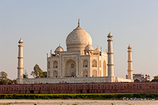 Das Taj Mahal vom Ufer des Yamuna aus