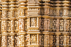 wunderschöne Arbeiten im Sandstein zieren die Tempel