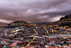 Quito in der Dämmerung