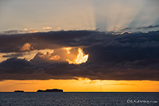 Sonnenaufgang, Insel Rábida, Galapagos Inseln
