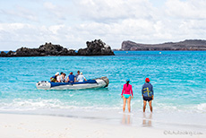 Anlanden in der Gardner Bay, Insel Espanola, Galapagos Inseln