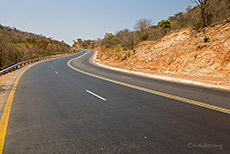 Auf gut ausgebauten Straßen geht es Richtung Livingstone