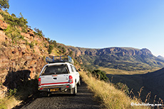 Enge Piste, hoffentlich kommt kein Gegenverkehr, Marakele Nationalpark, Südafrika