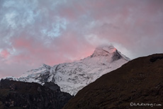 El Huandoy (Tullparaju), 6395 m im Sonnenuntergang