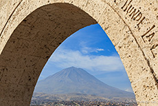 Yanahuara Aussichtspunkt mit Aussicht auf den Vulkan Misti, Arequipa