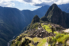 Ruinenstadt von Machu Picchu mit dem Huayna Picchu