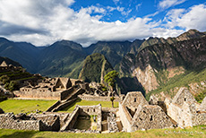 Ein Traum, die Ruinen und die Bergwelt von Machu Picchu
